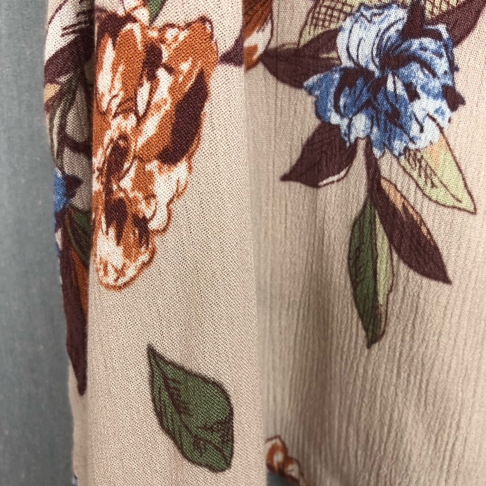 NWT 14th & Union flutter sleeve cold shoulder cami - Picture 3 of 8